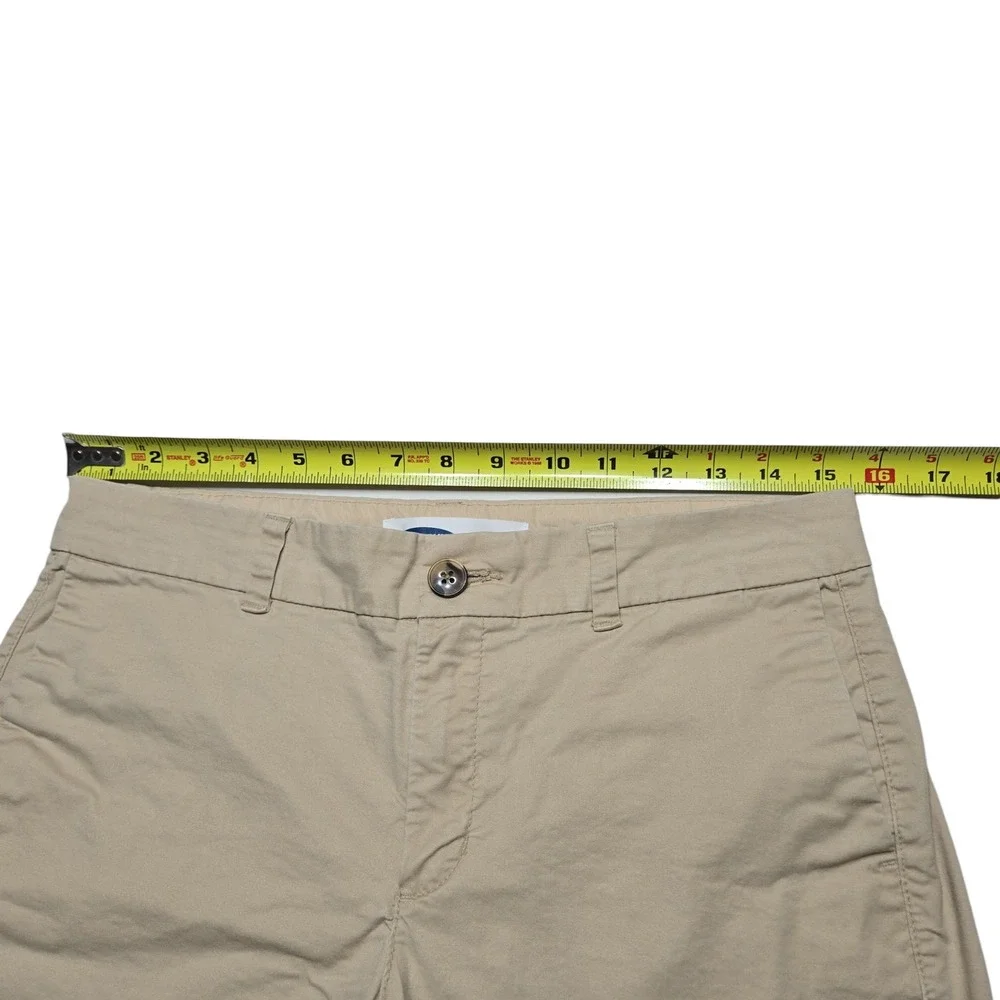 Old Navy Everyday Shorts Womens 4 Khaki Tan Chino Minimalist Coastal Summer